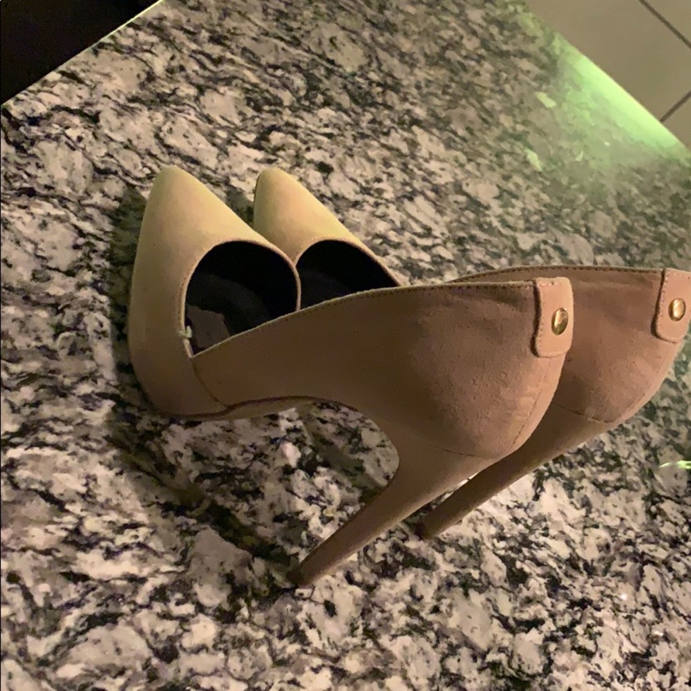 Nude heels size 6